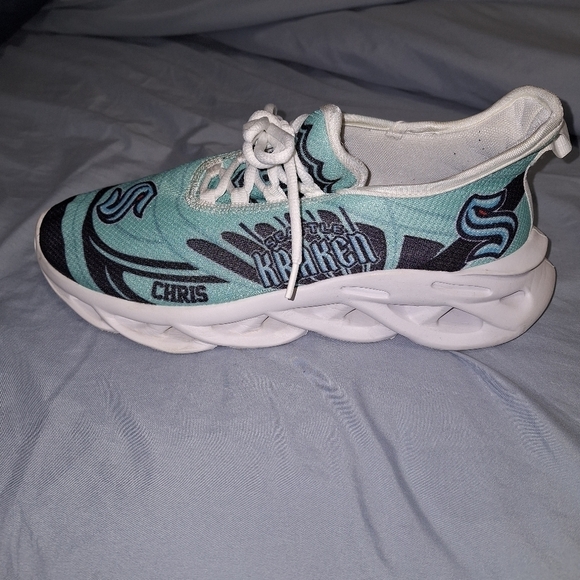 A pair of Seattle Kraken Chris athletic shoes in a EU 43 size 43, or US 9/9.5. main image 10